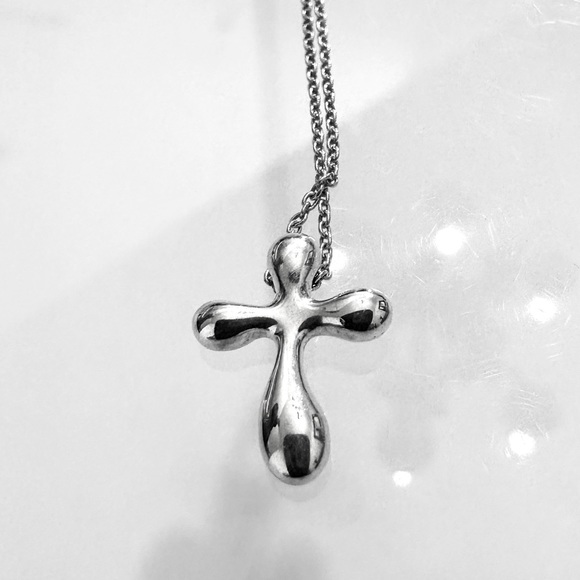 ❌SOLD❌💎 Tiffany & Co. Elsa Peretti Cross Pendant - Picture 4 of 11